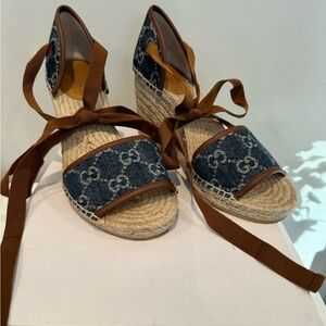 Gucci espadrilles in excellent condition.